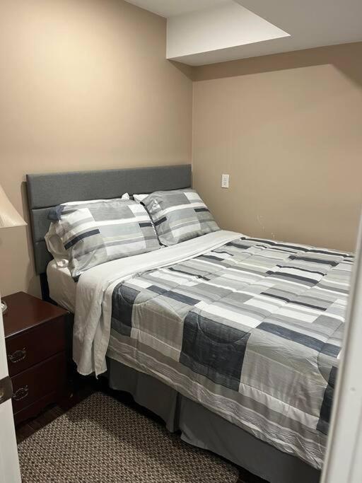 Bernie'S Basement Apartment มิลตัน ภายนอก รูปภาพ